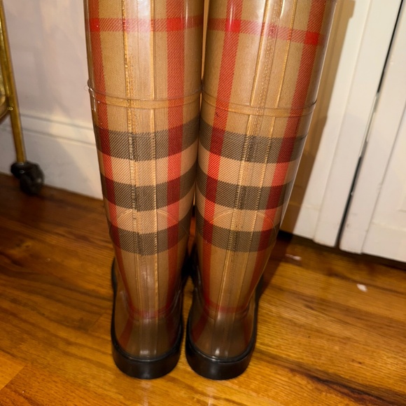 Burberry Plaid Rainboots - Picture 2 of 6